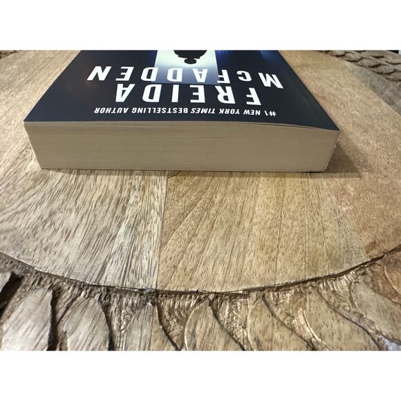 The Perfect Son by Freida McFadden Paperback Book - Picture 6 of 7